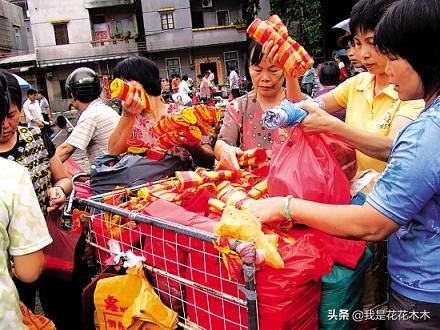 新手摆地摊什么最好卖最赚钱,摆地摊卖什么最赚钱最简单