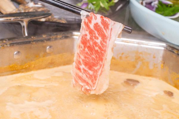 5.8折！魔都新开摩洛哥风「泰式海鲜火锅」，锅底、红膏蟹免费送