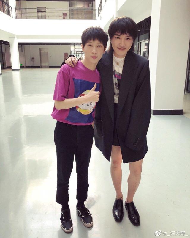 周深和苏醒一起当评委,奇葩说六位大咖聚齐