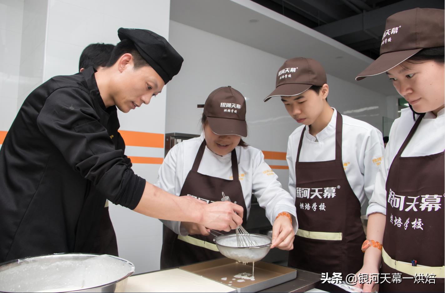 蛋糕烘焙调色理论和实操,烘焙蛋糕为什么会塌陷