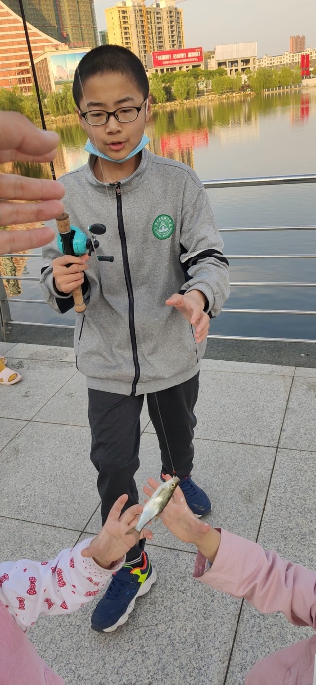 路亚白条冬天马口在浅水还是深水,微物路亚实战钓白条