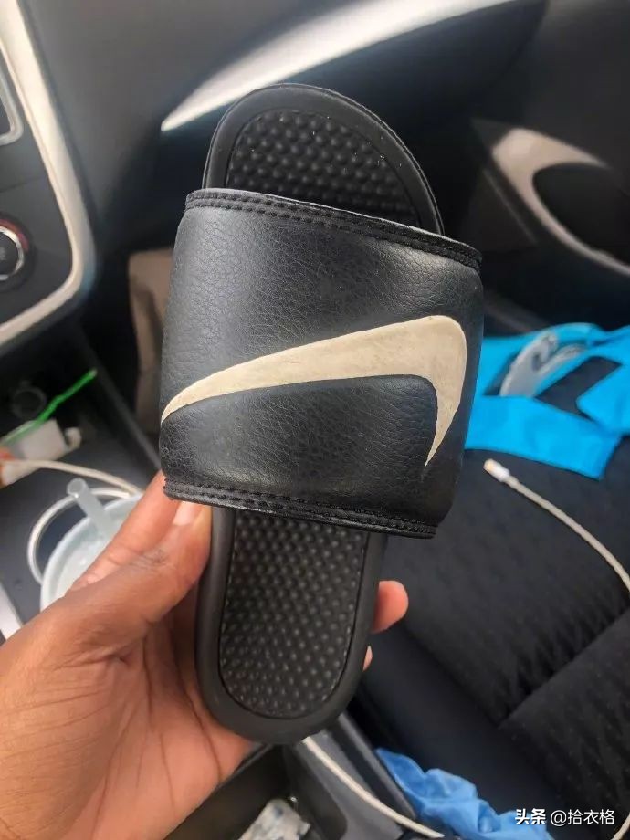 “女友网购了一件紧身裙子,这也太紧了吧!谁能顶得住啊…”