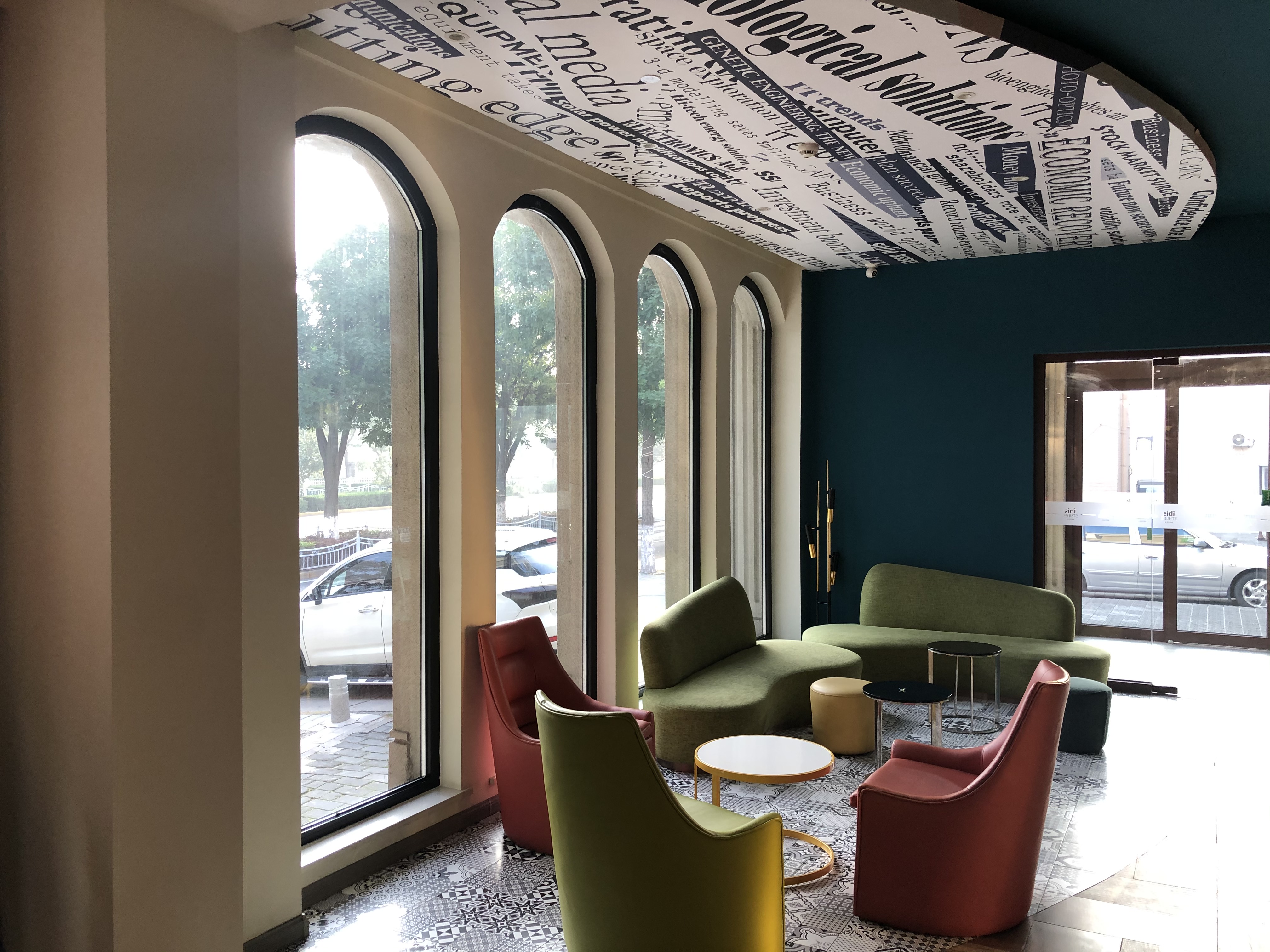 两家“宜必思.尚品”各有千秋，你的styles是什么？