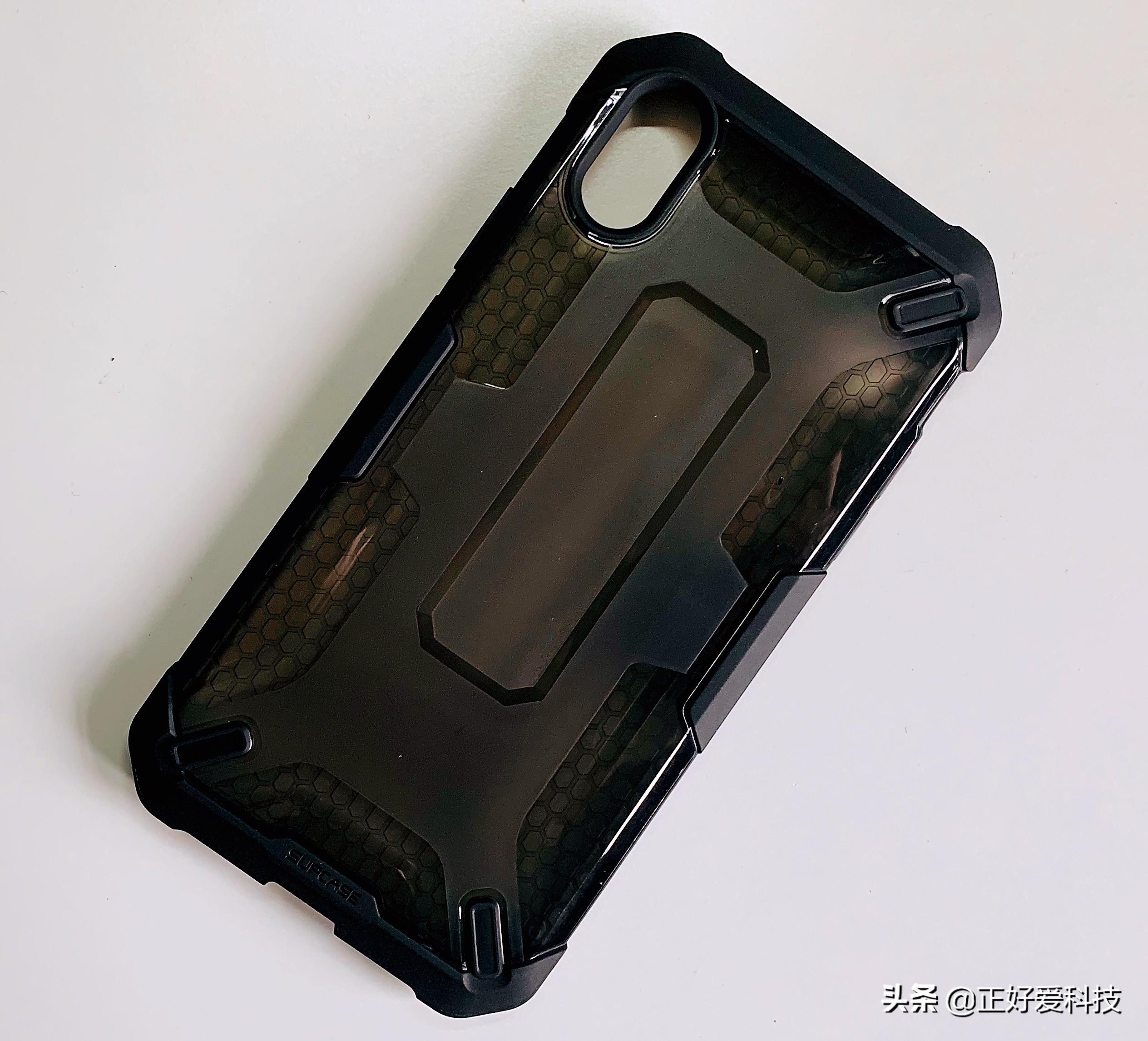 黑鲨4手机壳军事级防摔,军事级防摔手机壳真的有用吗