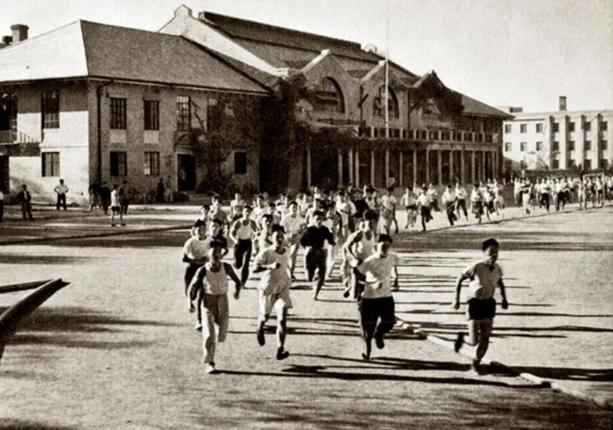 清华大学回应18个学生后续情况,清华有多少男生3000米跑进12分钟