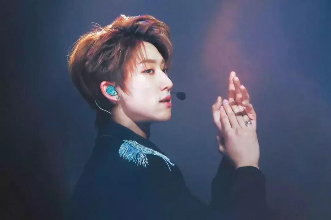 徐明浩流苏外套,徐明浩私服穿搭日常卫衣夏天