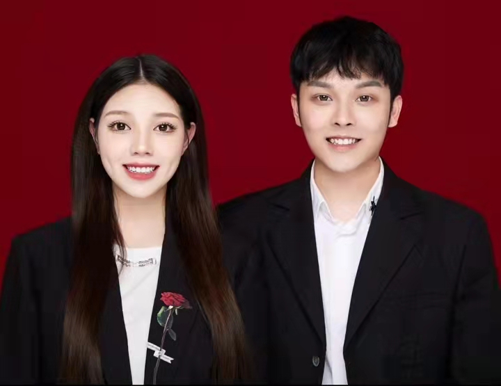 小猪先生终于官宣领证！不忘带货送香水，还戴假戒指晒照被群嘲