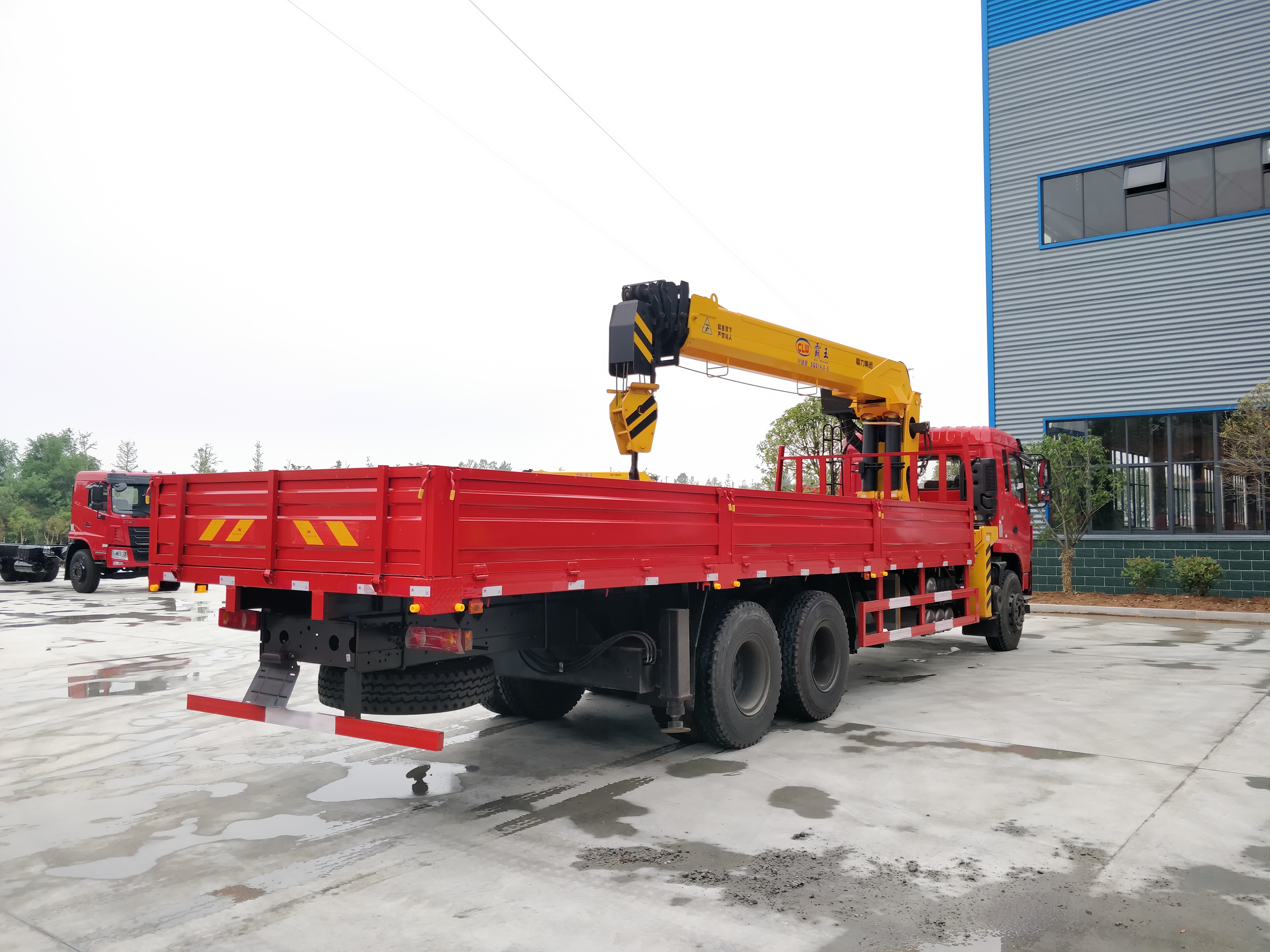 随车吊与吊车哪个好找活,随车吊一年车卖掉亏多少钱