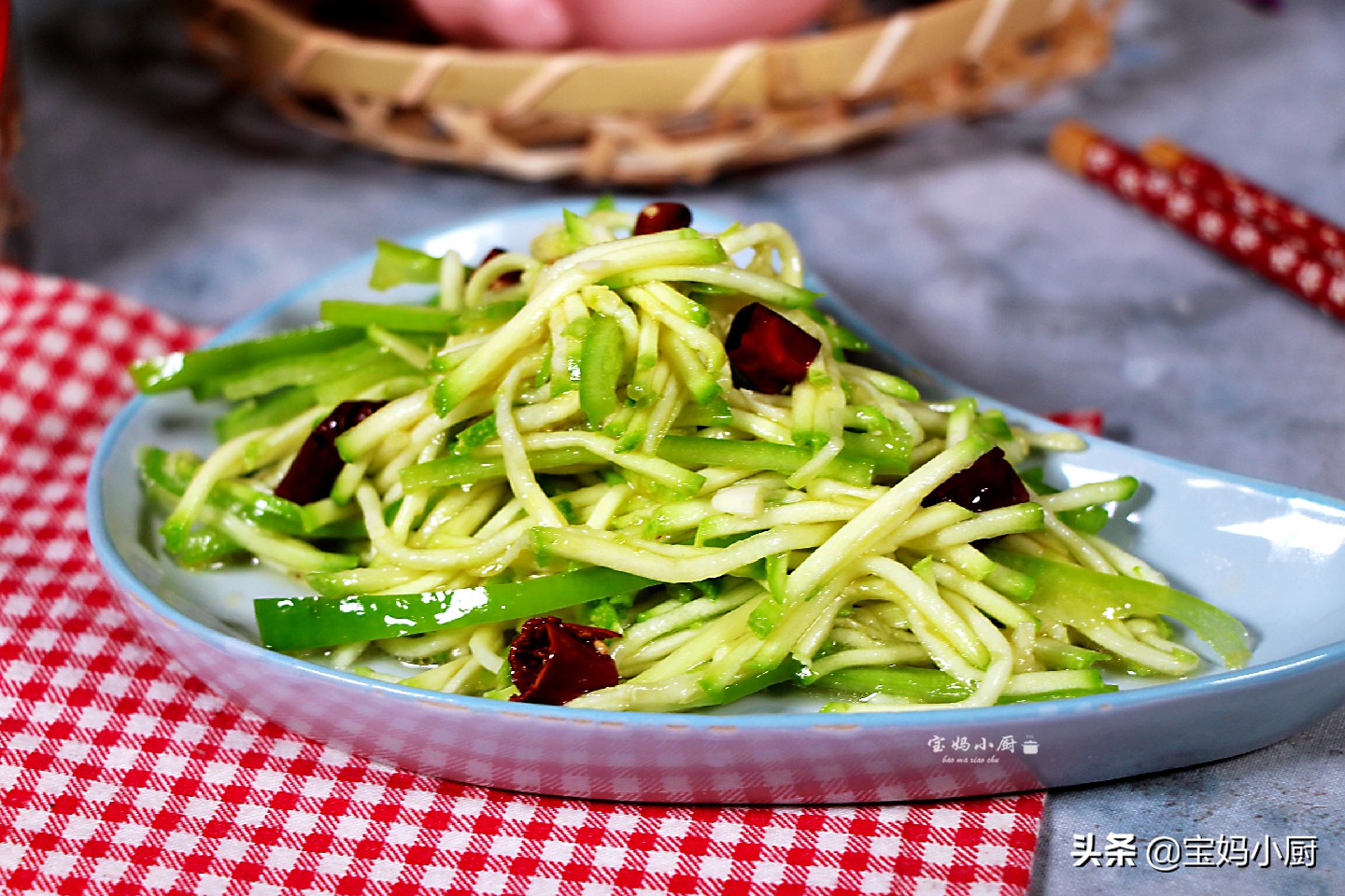 年夜饭菜谱2021必备8道菜,2021年夜饭菜单16个菜做法