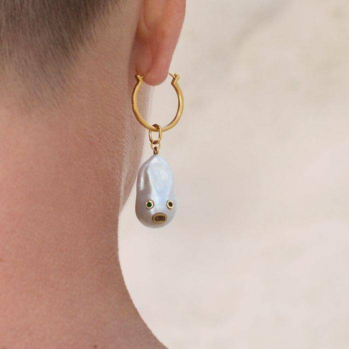 有时候质感就体现在小小的配件上，一件可以陪你穿梭日常的珠宝