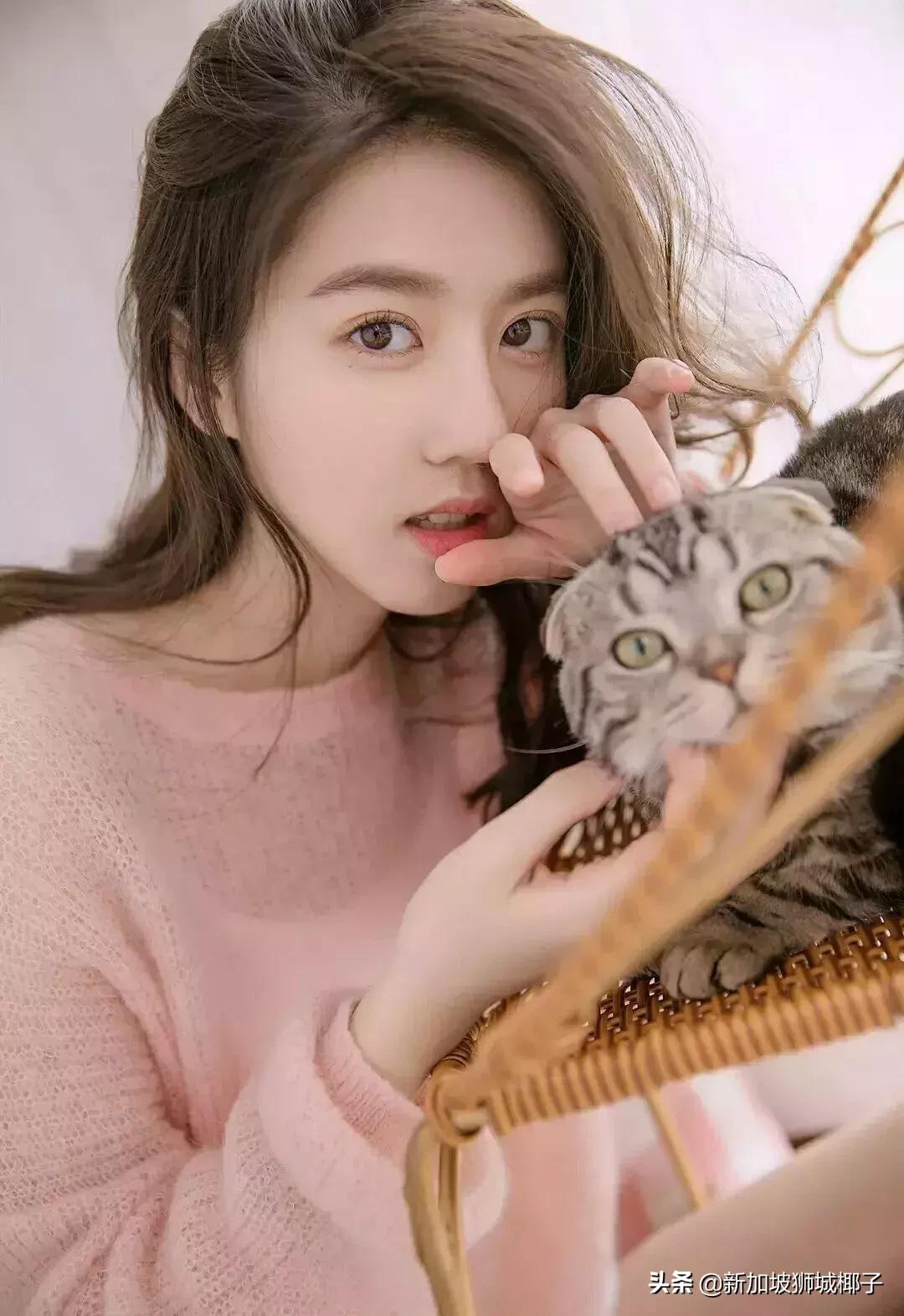 新加坡星二代被微博网友骂哭了...