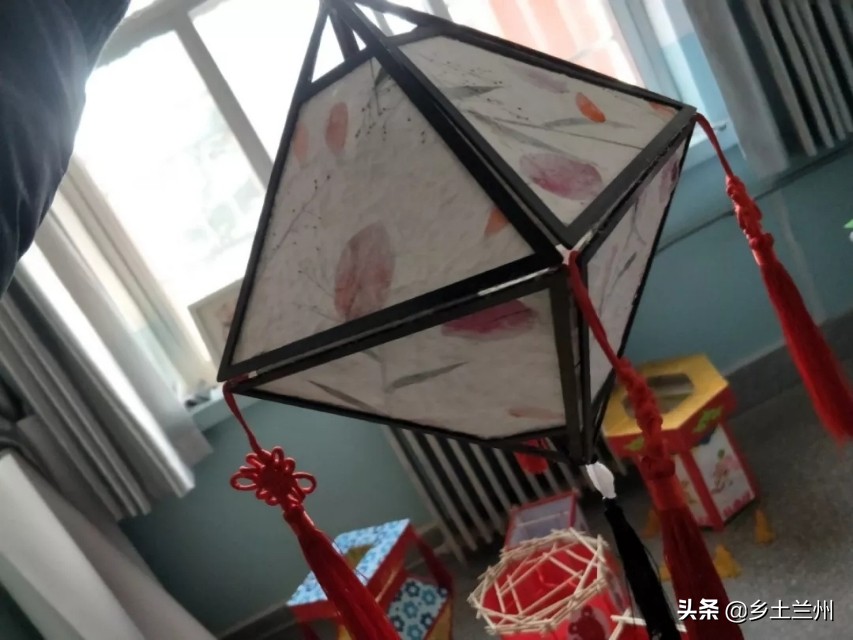 手工灯笼展小学春节,亲子手工灯笼小学