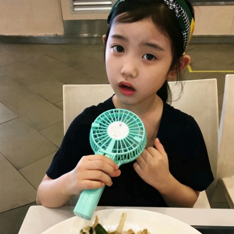 姓名女生简单可爱两字,可爱女生姓名