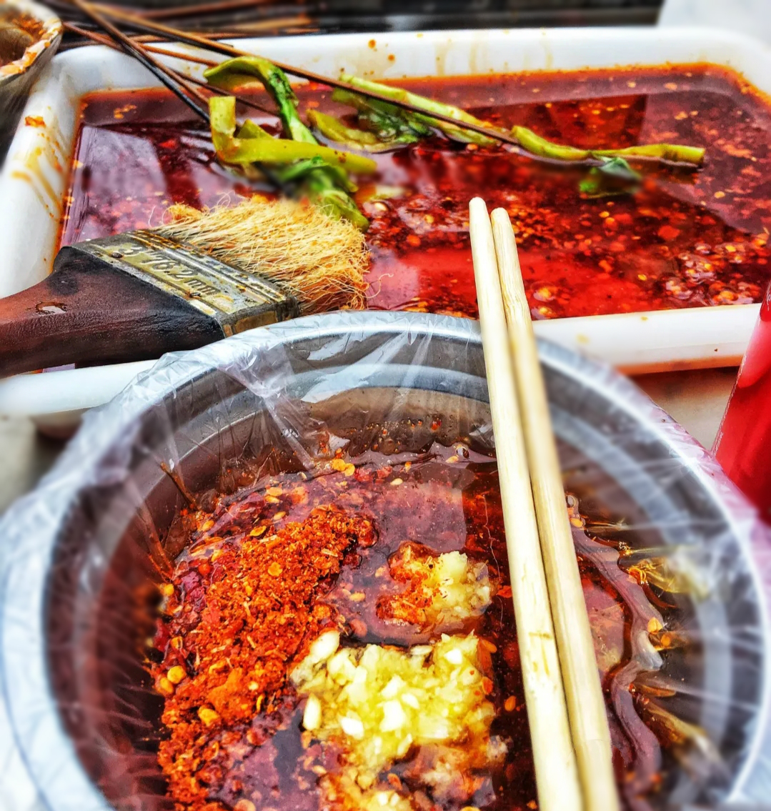 成都最好吃的老式麻辣烫视频,超级好吃的麻辣香锅麻辣烫