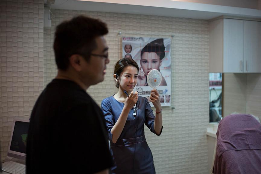 网红整容去世背后的医美生意：暴利、欺诈、占领县城