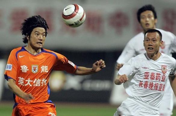 他是国足人气最高的一个偶像球员，留洋法甲，却无缘日韩世界杯