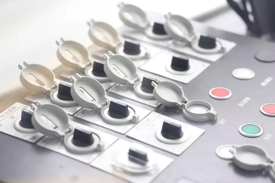 有轨电车蓉2号线驾驶员,成都蓉2号有轨电车司机