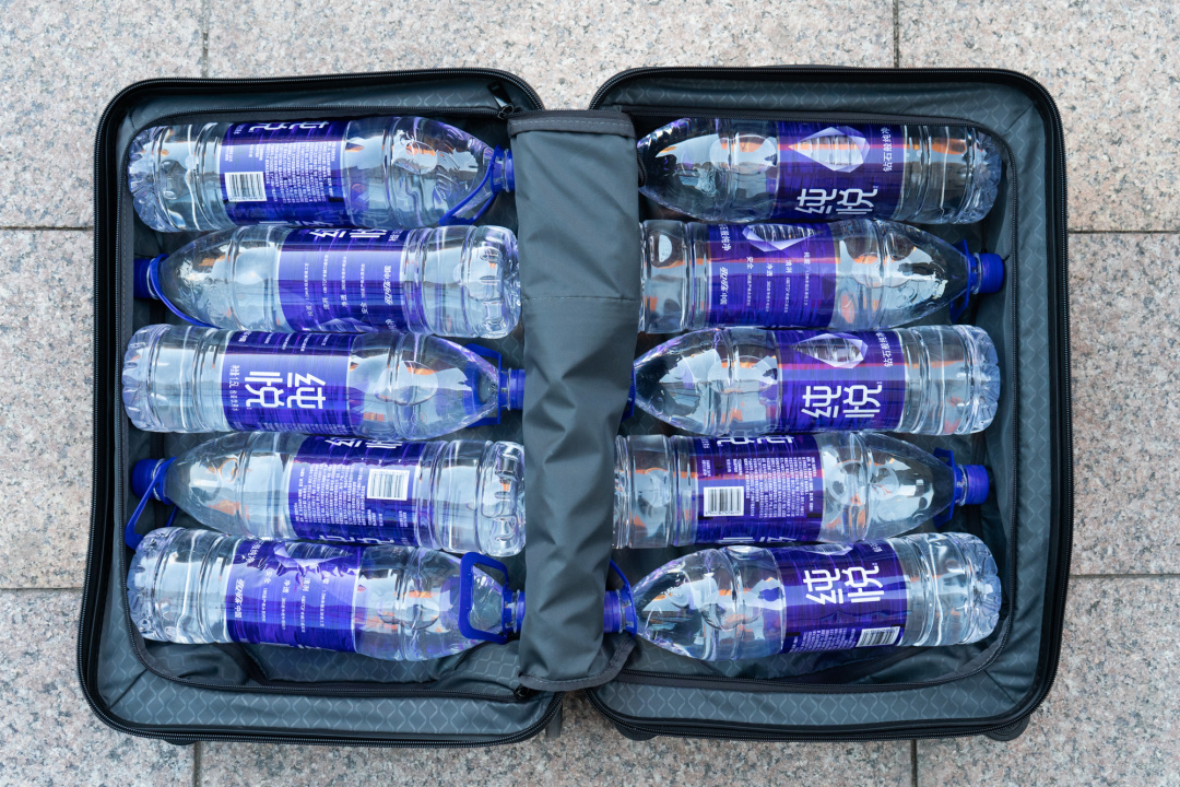 舒提啦1只旅行箱的革命，3年摔坏就换新，30米高空跌落测试合格