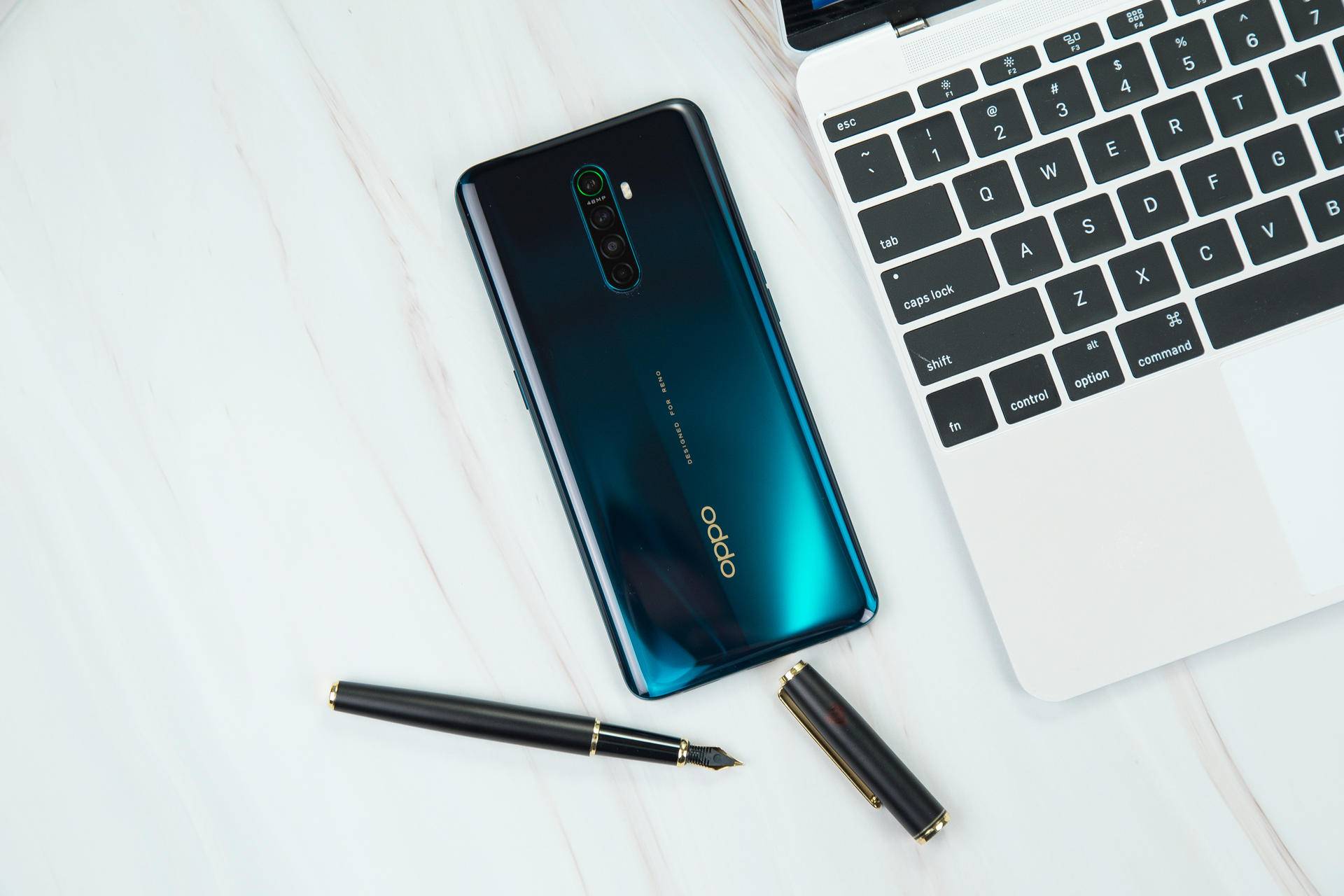 因为90帧吃鸡的顺畅体验，我决定放弃了iPhone选择RenoAce