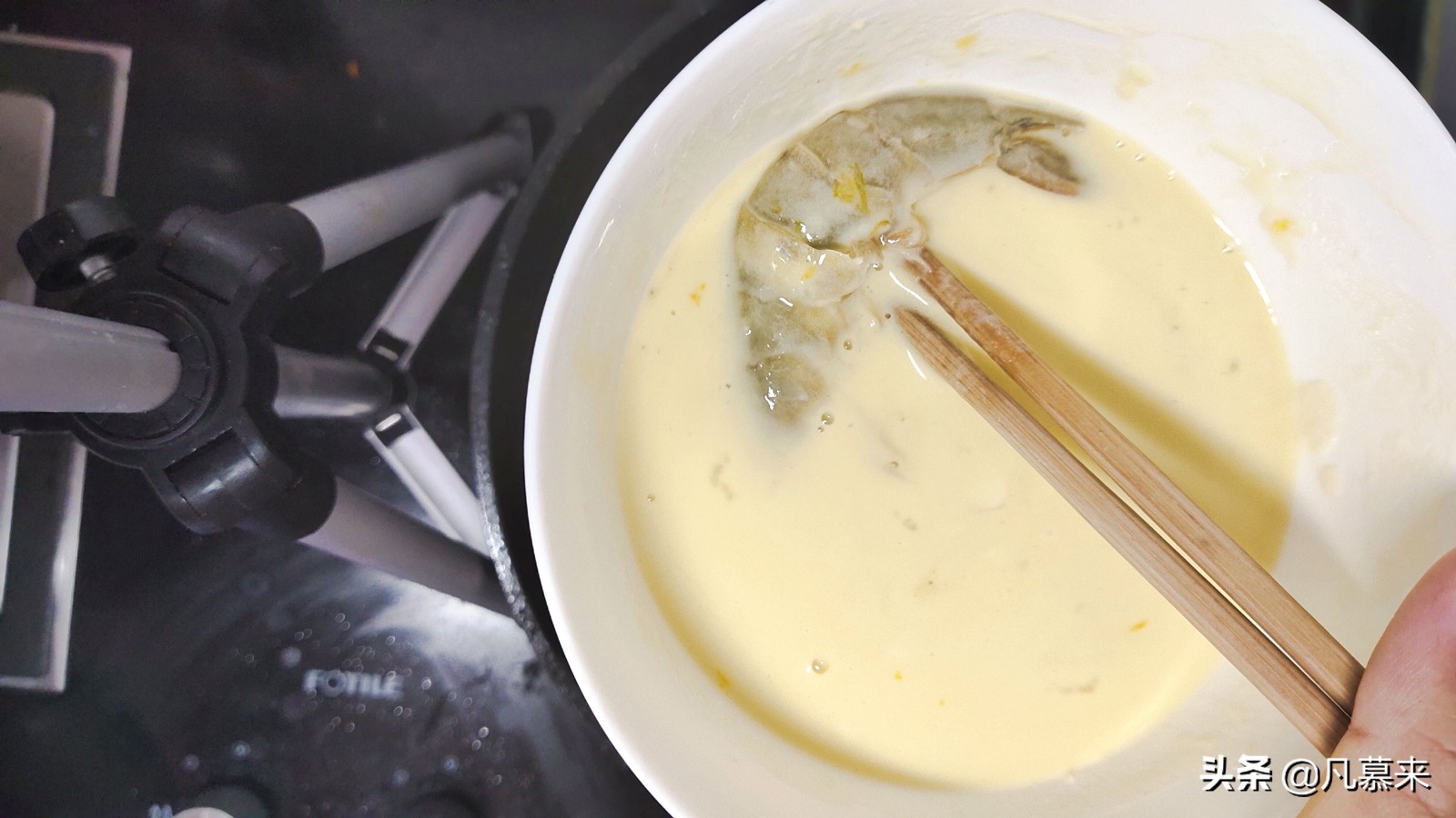 大虾怎么炸又酥又脆才能鼓大泡,大厨教你炸大虾又香又酥的秘诀