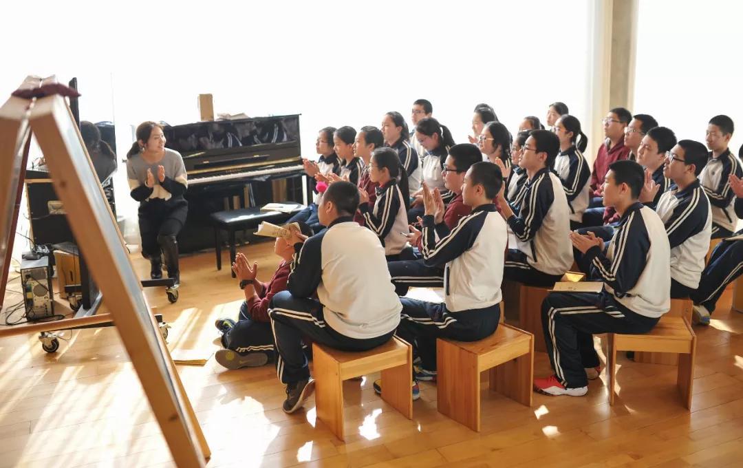 学校音乐老师一年收入多少,声乐生毕业后当音乐老师挣钱吗