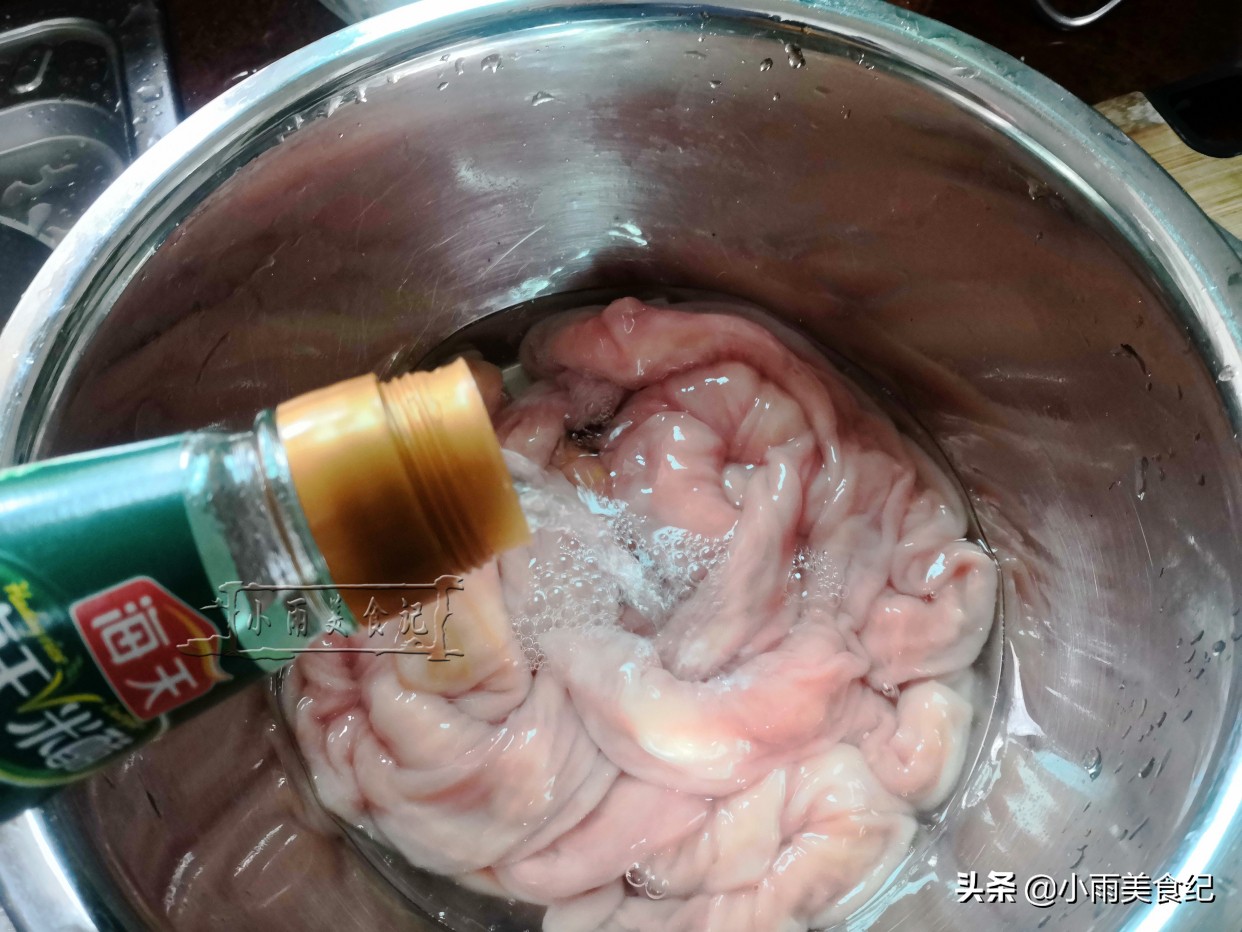 小肠怎么洗才没有怪味,小肠怎么洗才干净简单