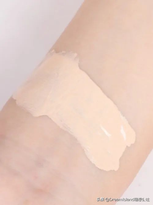 美妆好物狂欢粉底液,适合春天的粉底液