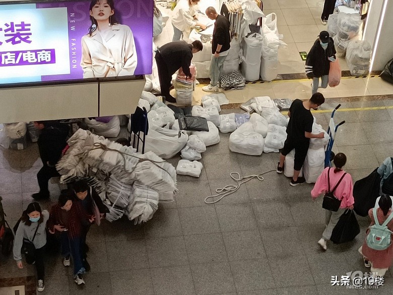 杭州这个服装城，店主居然忙到没空理我