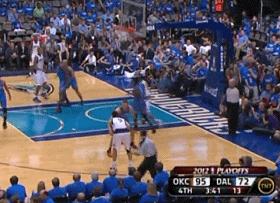 易建联国家队16年,易建联16岁时扣篮