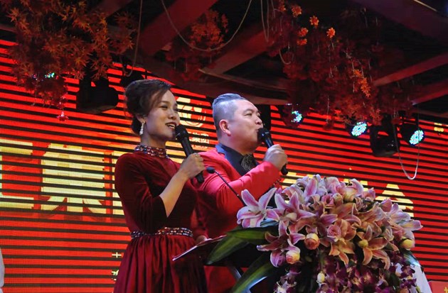 感恩一路同行努力因明天更美好东汇集团举行感恩年终答谢会