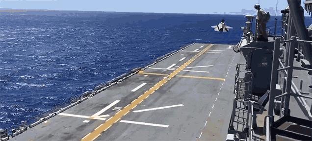 航母需要护卫舰和驱逐舰组成吗,航母一定要双液压吗