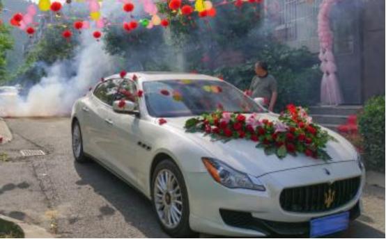 当婚车碰到出殡的时候是好还是坏,当婚车遇到殡葬车