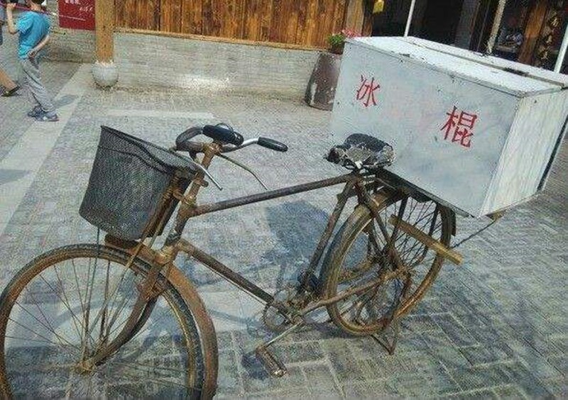 80、90后的小时候还记得多少？健美裤、胶鞋、脚蹬裤你穿过吗