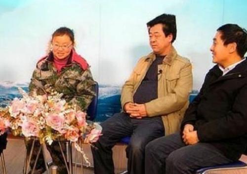 工作不分贵贱曾教授,北大硕士苏黎兰回家当油漆工