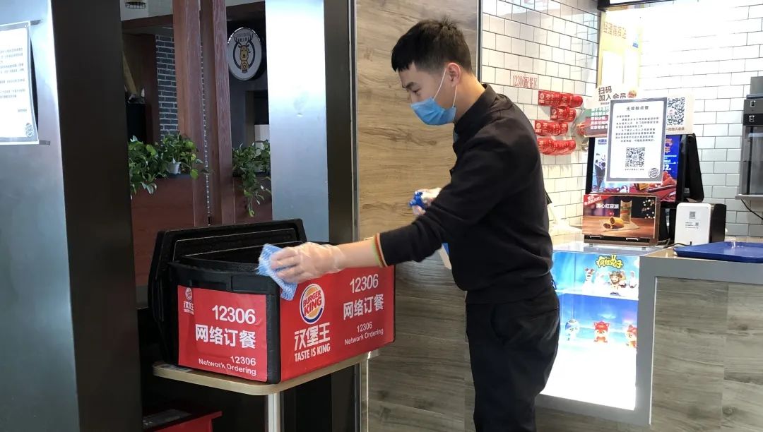 疫情期间火车上提供饭菜吗,疫情期间在火车买东西吃