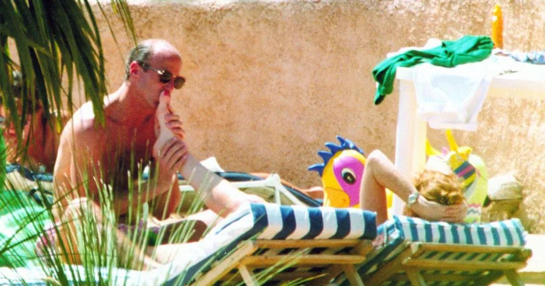 英国女王和莎拉,莎拉英国王室