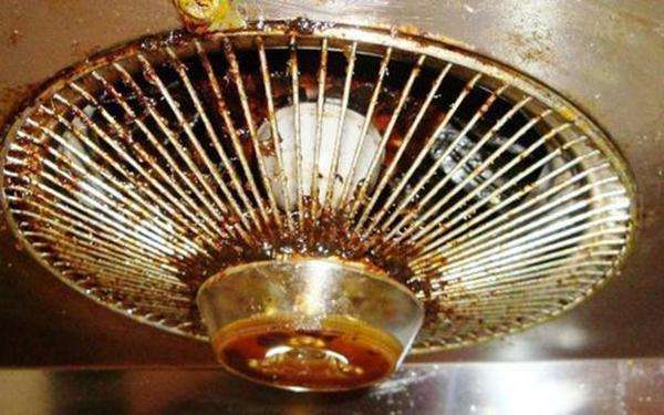 油烟机油污怎么去除最简单方法,抽油烟机上的油污用什么快速去除