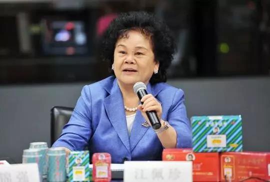 30万忽悠世界足球先生,售价8块年赚6亿的金嗓子,没到四年就颓了