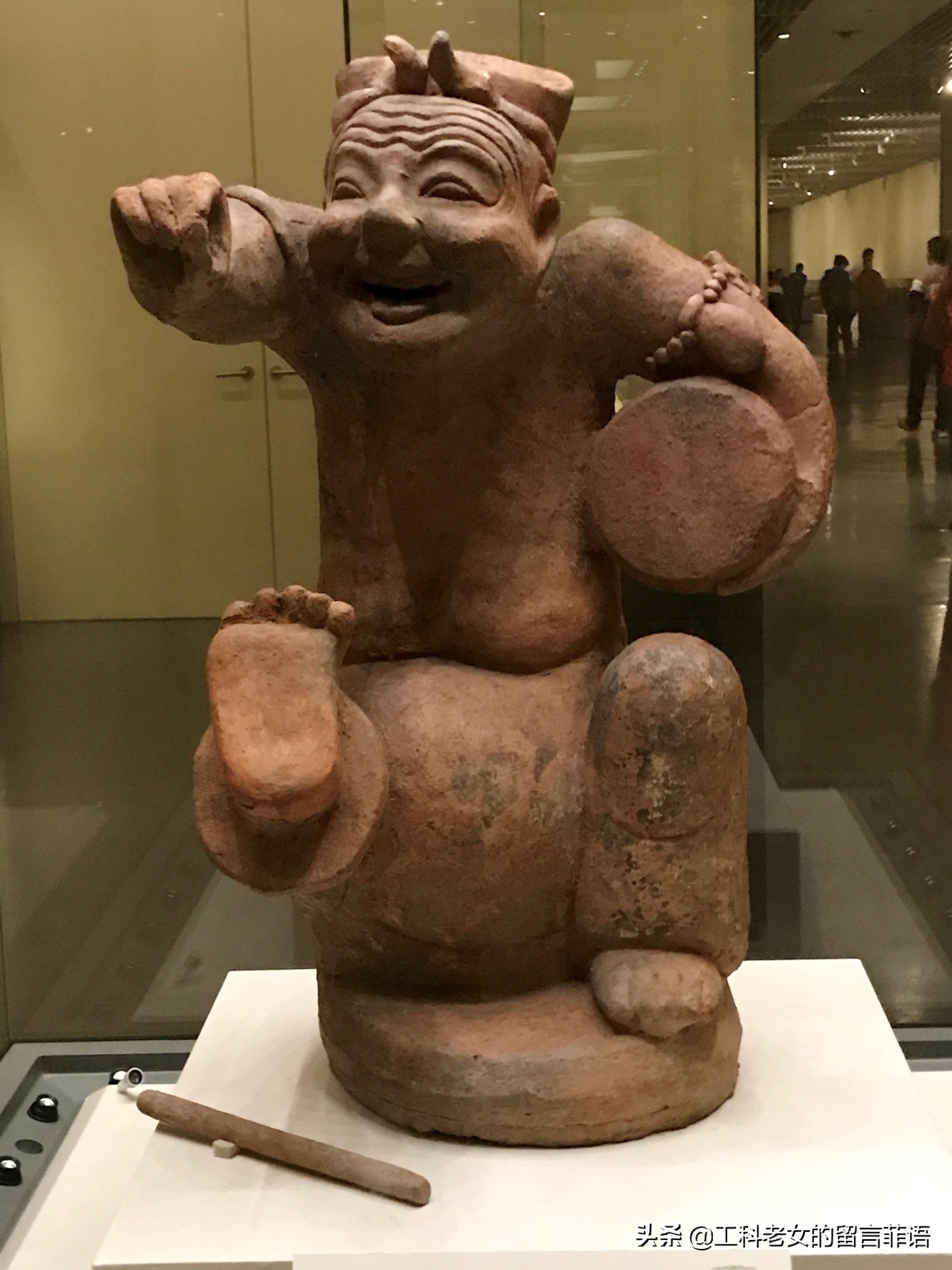 秦汉陶俑风格特色,汉唐陶俑艺术欣赏图片