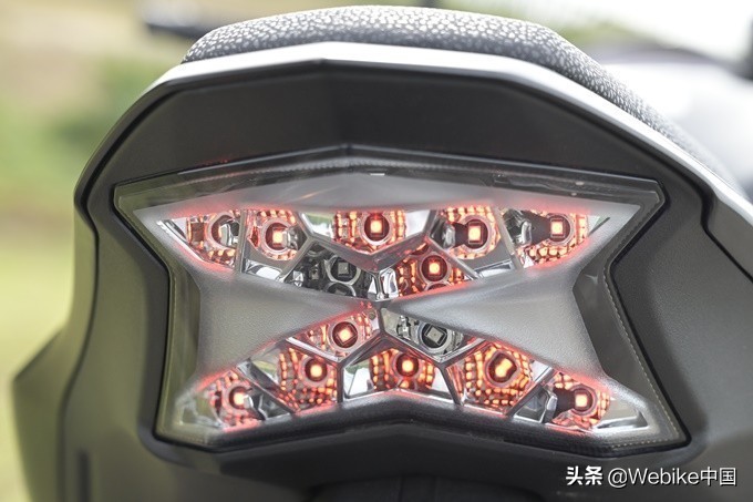 川崎z900跟川崎z1000有什么差别,川崎Z900驾驶体验