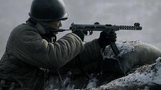 神作《集结号》，上映十几年无人超越，也是一部枪械视觉盛宴