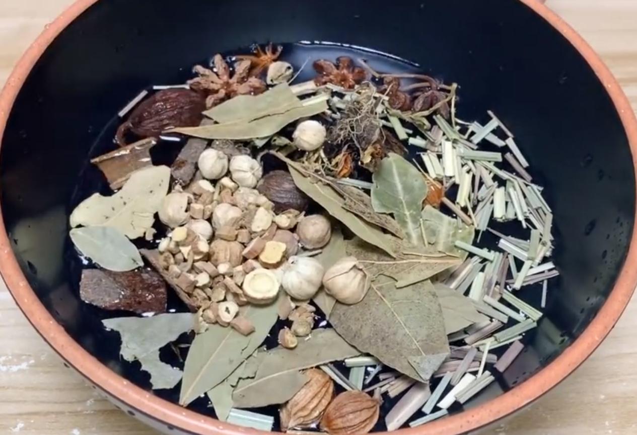 老卤卤鸭掌最正宗的方法,卤鸭掌的绝密配方