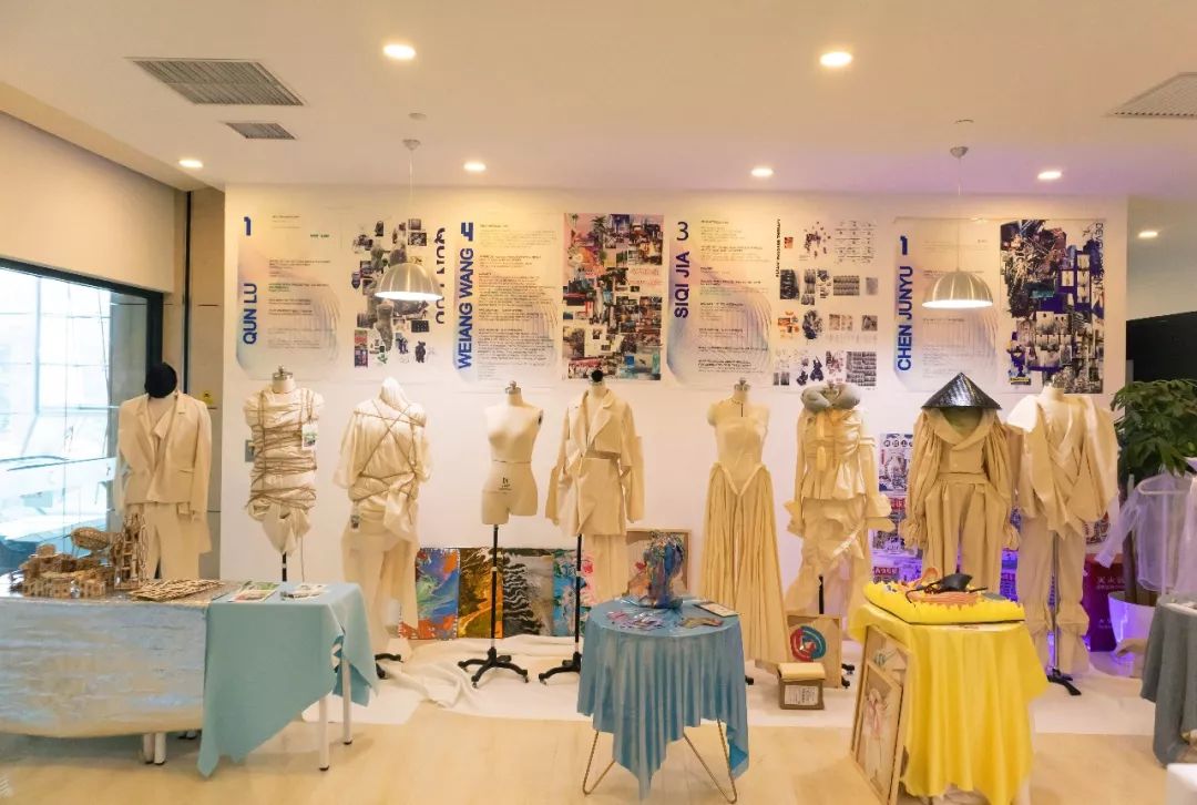 鍦ㄧ編鏈鏍″嵈涓嶅缇庢湳,浼﹁壓涓婂