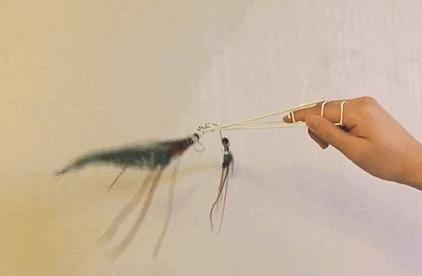 让翅膀在指尖上舞动：用铁丝制作在指尖扇动的小机械