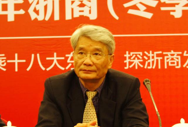 浙江省长打喷嚏绷断皮带，*镕基朱**大笑：你这个是报应