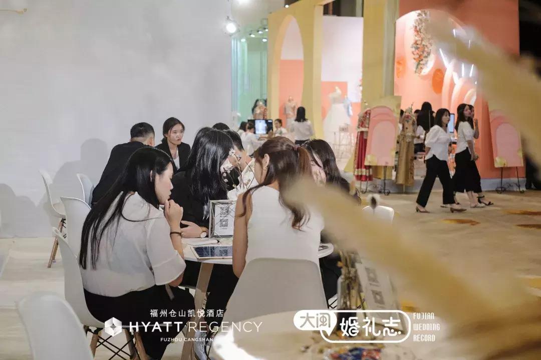 从万元婚纱照到10万婚宴，为什么全福州备婚的人都来参加喜事会