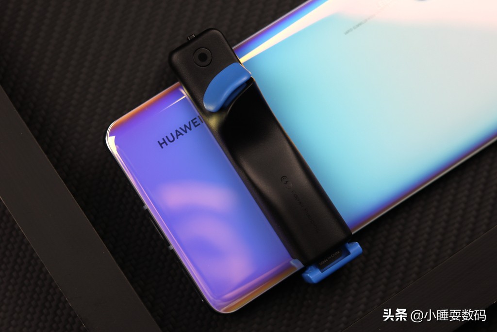 吃鸡手游怎么玩四指操作,吃鸡手机身法最好的五指操作