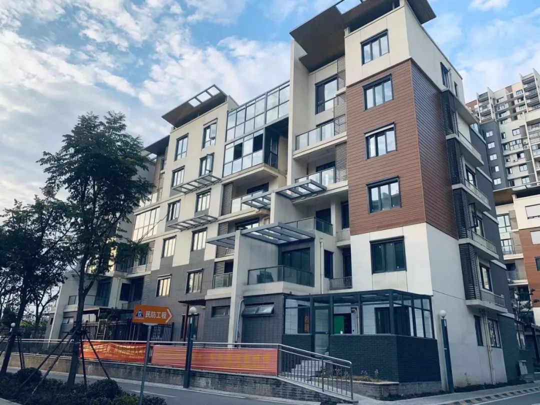 刚刚！我去江北一楼盘实探，惨遭售楼员无情白眼……