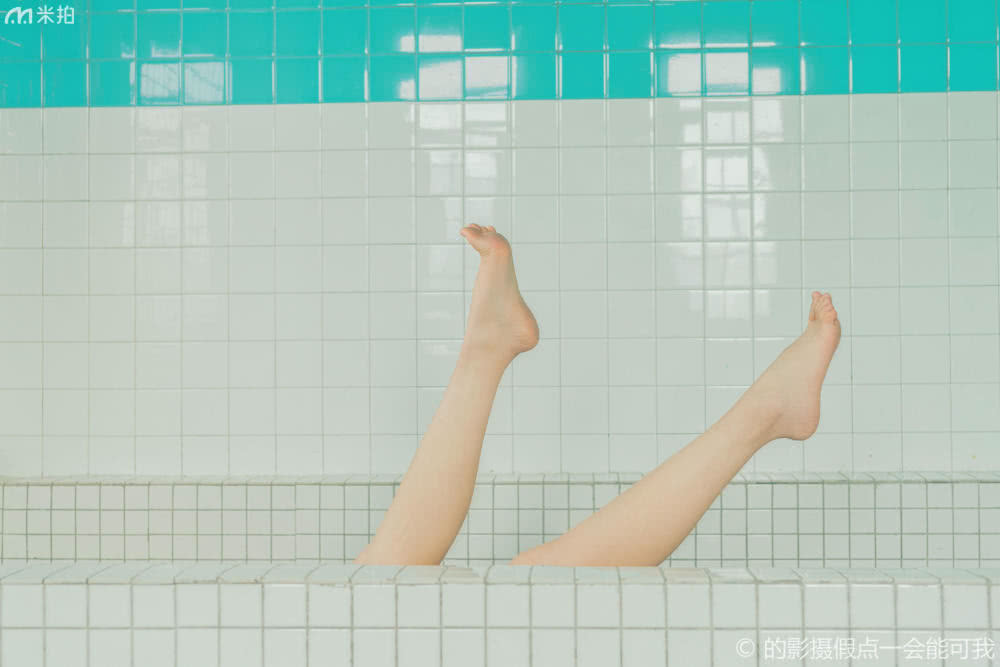 小姐姐拍视频被误会,小姐姐拍照姿势被以为是男生