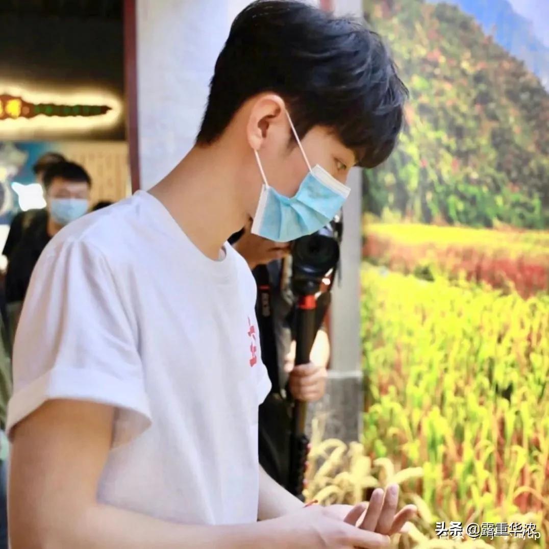 肖战2020微博之夜独家专访,肖战语录未来可期请多关照